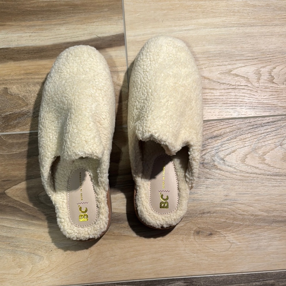 Anthropologie BC Footwear Prime Time Faux Fur Slippers - Cream - Size 9